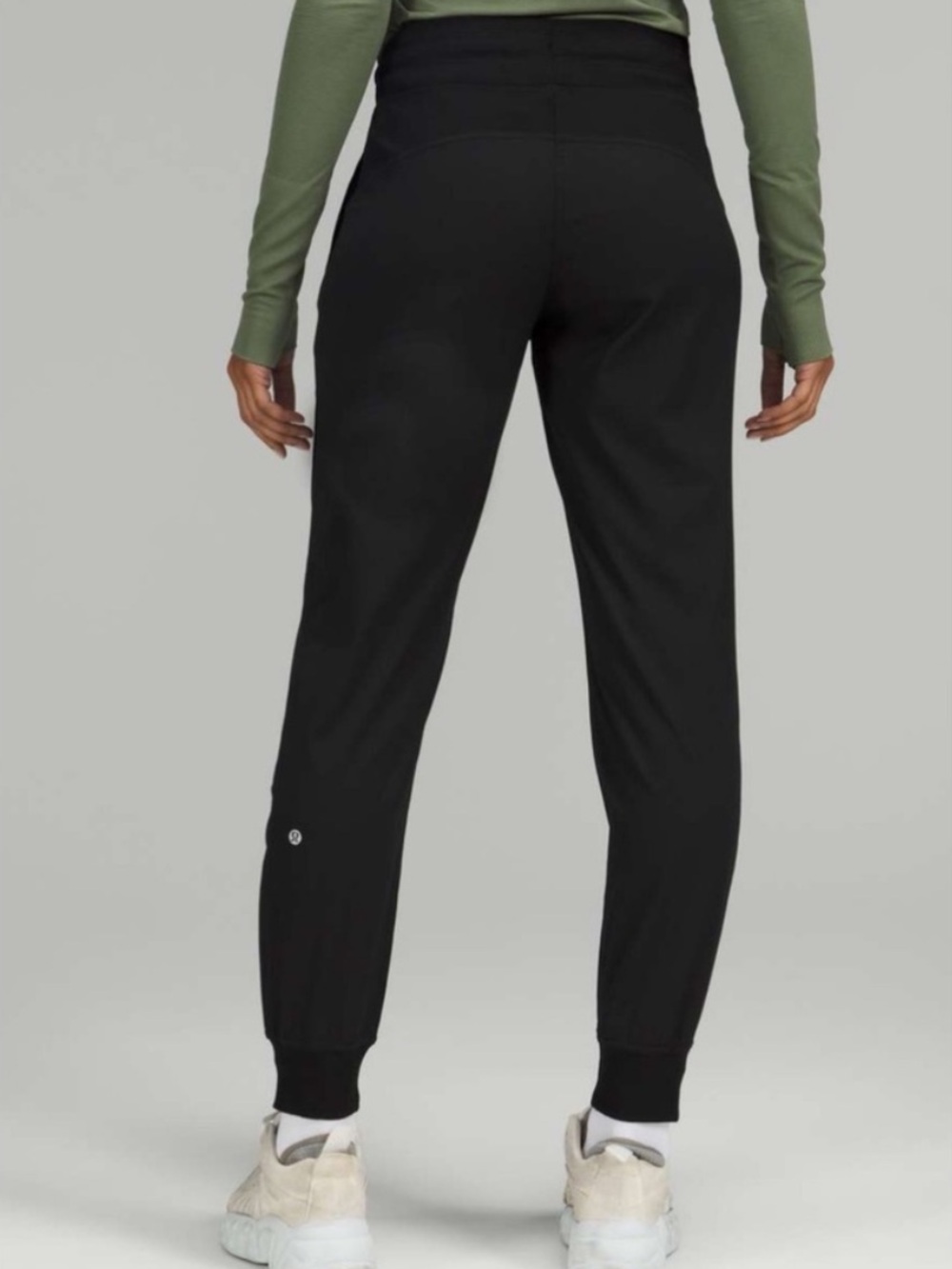 Lululemon Dance Studio Joggers in Black Size 2 New Square Size Dot